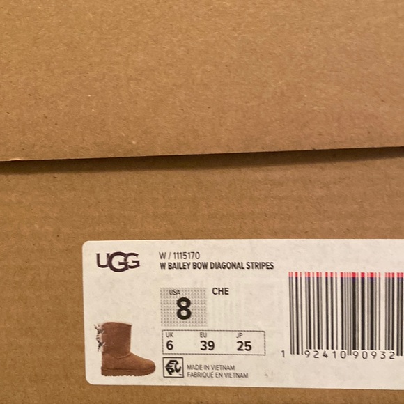 🌿UGG BAILEY BOW DIAGONAL STRIPES BOOYS🌿 - Picture 16 of 16